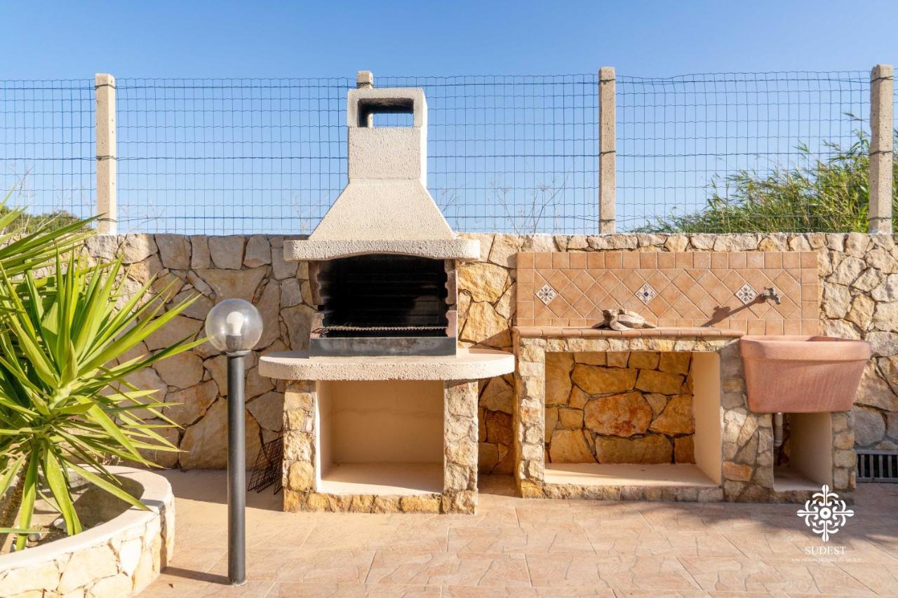 Borgo Marino Beach Residence Lampedusa Exterior photo
